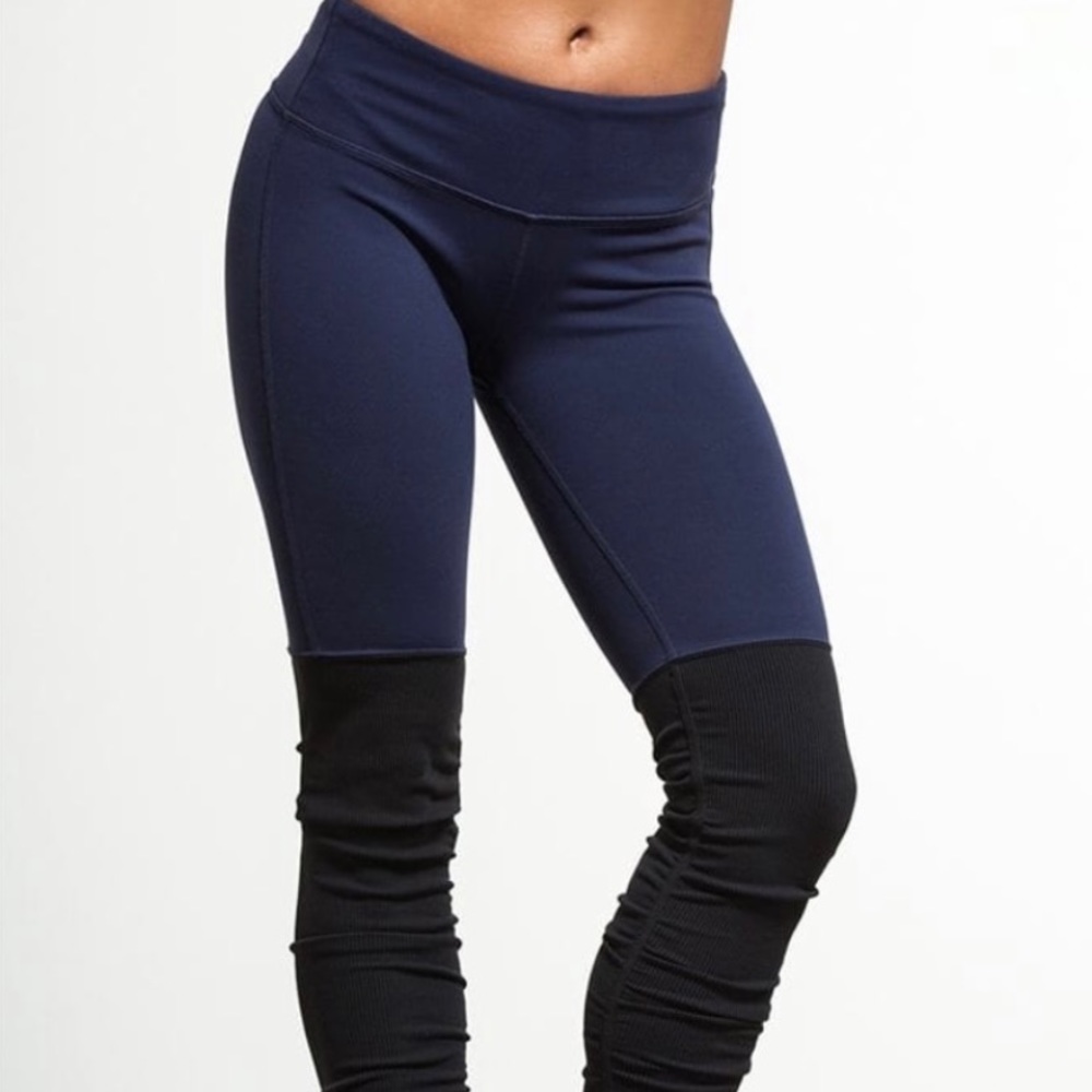 Alo Yoga Goddess Legging